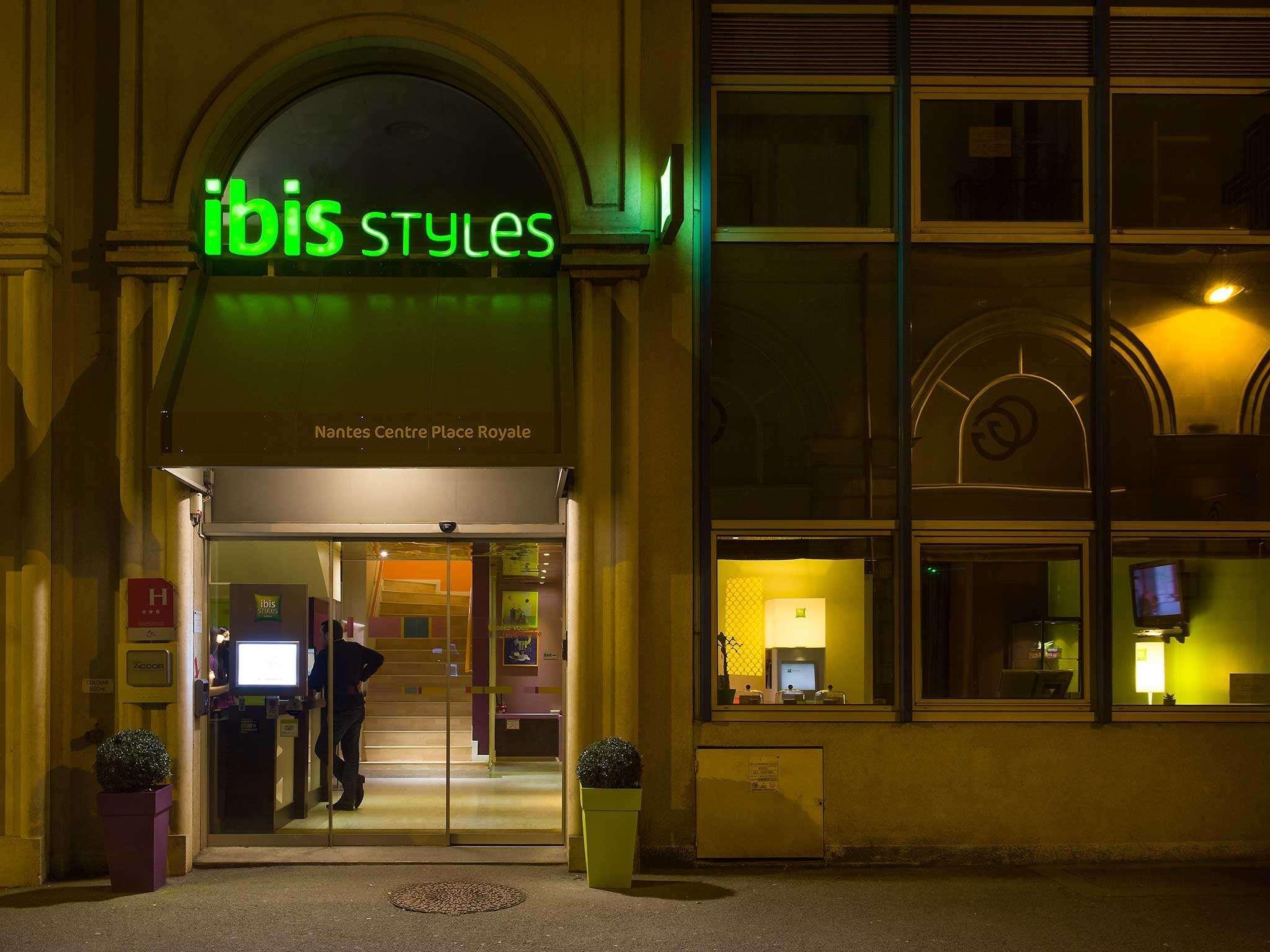 Ibis Styles Nantes Centre Place Royale Exteriör bild