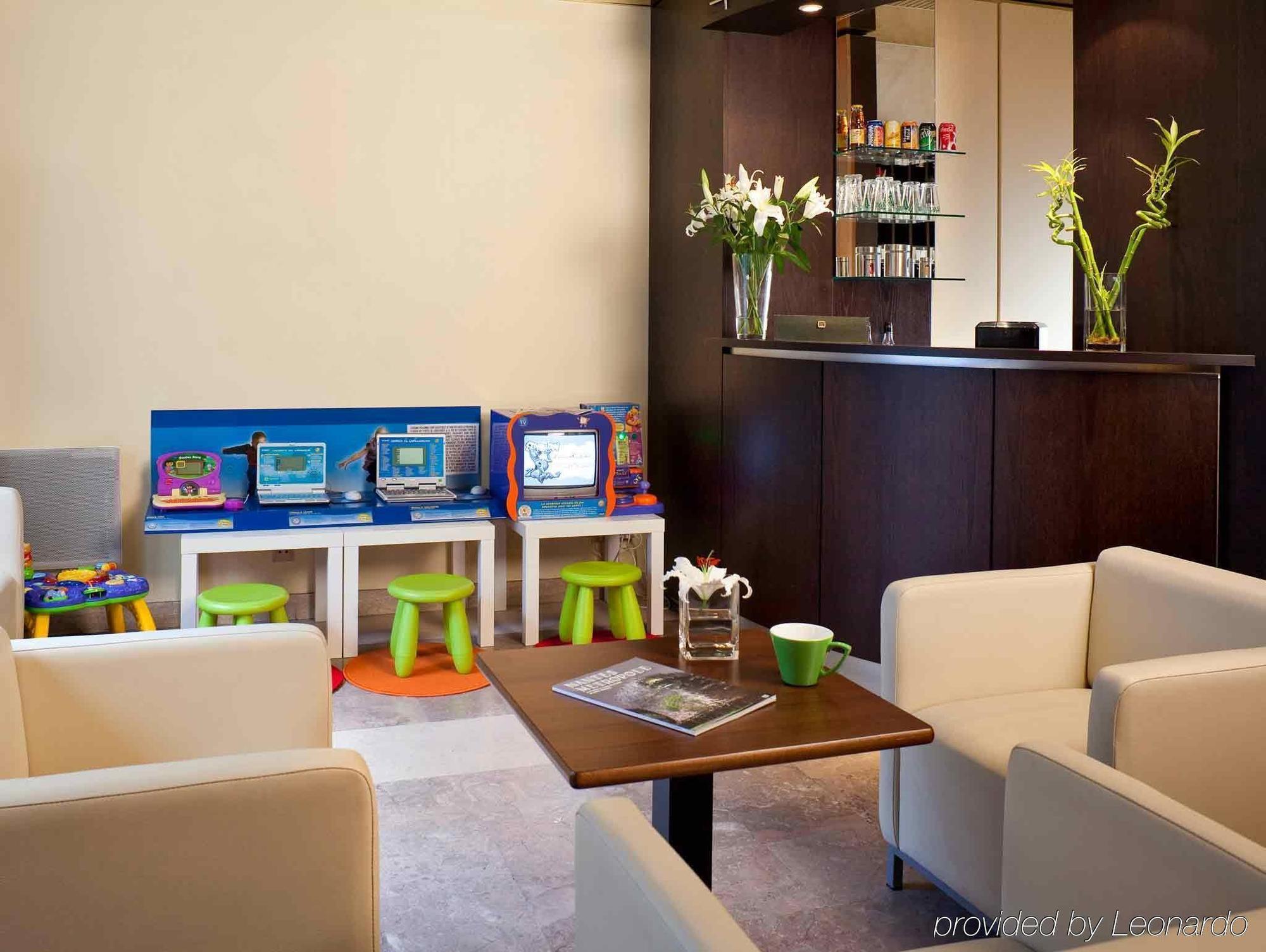 Ibis Styles Nantes Centre Place Royale Exteriör bild